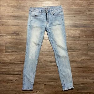 American Eagle skinny jeans size 8 - “super stretch”